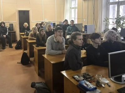 📢КЛАССНЫЙ ЧАС: КИБЕРБЕЗОПАСНОСТЬ В ЭПОХУ ИИ