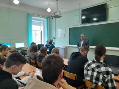 АГИТАЦИОННАЯ РАБОТА: ВСТРЕЧА С ПРЕДСТАВИТЕЛЕМ ВОЕНКОМАТА