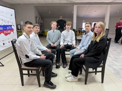 Сегодня, в день, когда вся страна отмечает 11-ю годовщину воссоединения Крыма с Россией, студенты нашего колледжа проявили себя настоящими знатоками истории и культуры полуострова. Они приняли участие в интеллектуальной квиз-игре для молодежи под названием "Крым - Россия навсегда". Сегодня, в день, когда вся страна отмечает 11-ю годовщину воссоединения Крыма с Россией, студенты нашего колледжа проявили себя настоящими знатоками истории и культуры полуострова. Они приняли участие в интеллектуальной квиз-игре для молодежи под названием "Крым - Россия навсегда".