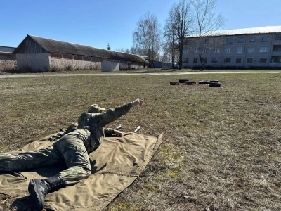 📢3 апреля в городе Клинцы состоялись соревнования по военно-прикладным видам спорта, приуроченные к 30-летию образования Федеральной службы безопасности Российской Федерации.
