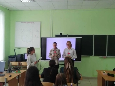 "Легенды о цветах: секреты бумажного творчества"