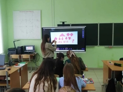 "Легенды о цветах: секреты бумажного творчества"