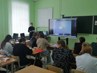 "Легенды о цветах: секреты бумажного творчества"