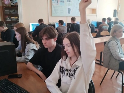 Цвет настроения белый, черный, красный! Ничего непонятно, это и понятно, ведь это СTF! Цвет настроения белый, черный, красный! Ничего непонятно, это и понятно, ведь это СTF!